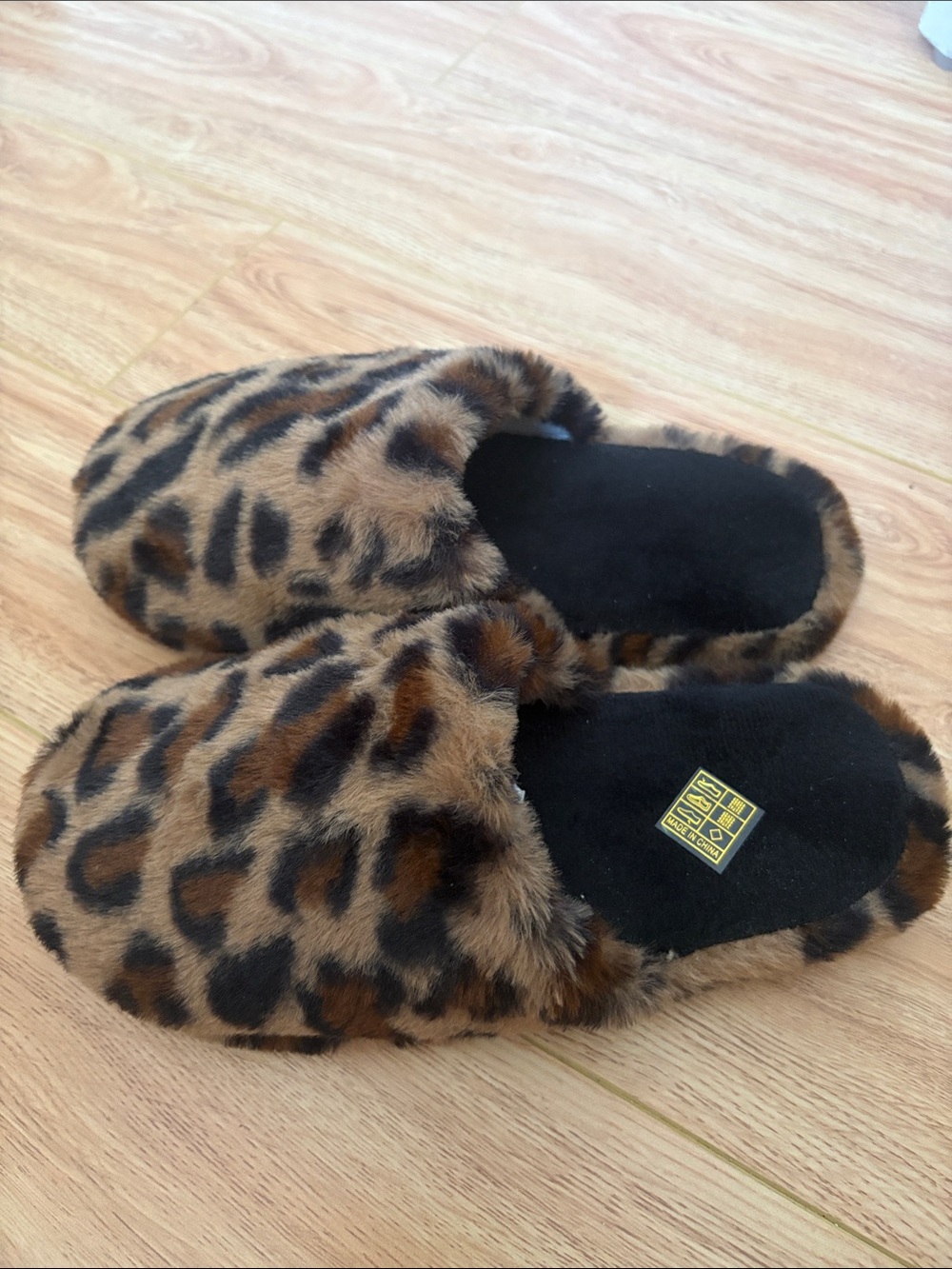 Faux Fur Leopard Print Women's Slip-On Slippers - Brown size 38/39